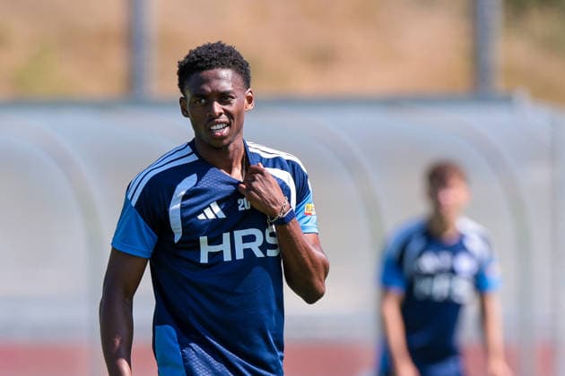 15.07.2026, Fussball, Training des FC Schalke 04. Junior Adamu (FC Schalke 04). Gelsenkirchen Trainingsgelände FC Schalke 04 NRW Deutschland xRHR-FOTO YYx *** July 15, 2026, Soccer, FC Schalke 04 training session, Junior Adamu, FC Schalke 04, Gelsenkirchen, FC Schalke 04 training facility, North Rhine-Westphalia, Germany, xRHR, PHOTO YYx Copyright: RHR-FOTOx RHR-FOTO YY