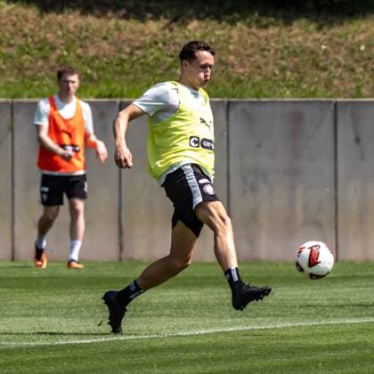 Martijn Kaars ( 19 FC St. Pauli) mit perfekter Ballannahme Martijn Kaars ( 19 FC St. Pauli) *** Martijn Kaars, 19, FC St. Pauli, with a perfect first touch Martijn Kaars, 19, FC St. Pauli Copyright: xAndreasxTolksdorfx
