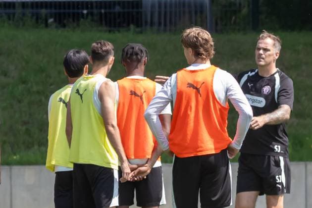 2. Bundesliga, 15.07.2026, Hamburg, Trainingszentrum FC St. Pauli *** 2. Bundesliga, July 15, 2026, Hamburg, FC St. Pauli Training Center Copyright: xAndreasxTolksdorfx
