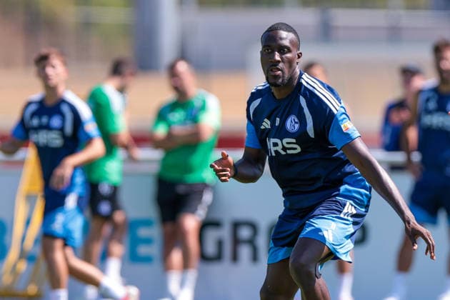 15.07.2026, Fussball, Training des FC Schalke 04. Bryan Lasme (FC Schalke 04). Gelsenkirchen Trainingsgelände FC Schalke 04 NRW Deutschland xRHR-FOTO YYx *** July 15, 2026, Soccer, FC Schalke 04 Training Session Bryan Lasme FC Schalke 04 Gelsenkirchen FC Schalke 04 Training Facility NRW Germany xRHR PHOTO YYx Copyright: RHR-FOTOx RHR-FOTO YY
