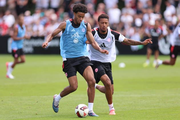 15.07.2026, Fussball Training, Eintracht Frankfurt, v.l., Malik Pimpong (Eintracht Frankfurt), Jeremiah Maluze (Eintracht Frankfurt) DFL DFB REGULATIONS PROHIBIT ANY USE OF PHOTOGRAPHS AS IMAGE SEQUENCES AND OR QUASI-VIDEO. xdcx *** July 15, 2026, Soccer practice, Eintracht Frankfurt, from left: Malik Pimpong (Eintracht Frankfurt), Jeremiah Maluze (Eintracht Frankfurt). DFL and DFB regulations prohibit any use of photographs as image sequences and or quasi-video. xdcx Copyright: HMBxMedia Claus