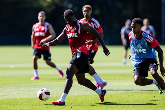 COLOGNE, GERMANY - JULY 15: Ragnar Ache (1. FC Koeln, 9) controls the ball during a training session of season 2026 27 at Geissbockheim on July 15, 2026 in Cologne, Germany. North Rhine Westphalia Germany Copyright: xSteffiexWunderlx