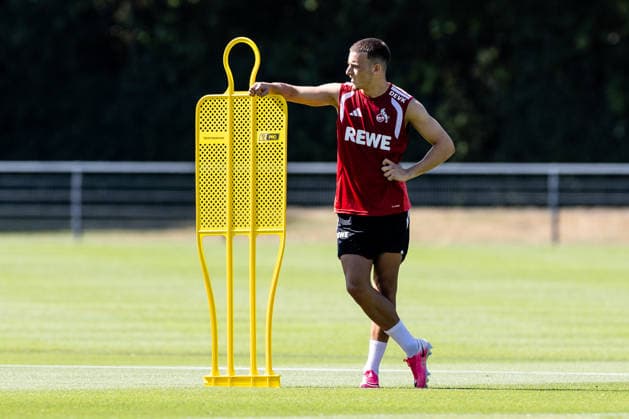 COLOGNE, GERMANY - JULY 15: Said El Mala (1. FC Koeln, 13) holding on to a trainings dummy during a training session of season 2026 27 at Geissbockheim on July 15, 2026 in Cologne, Germany. North Rhine Westphalia Germany Copyright: xSteffiexWunderlx