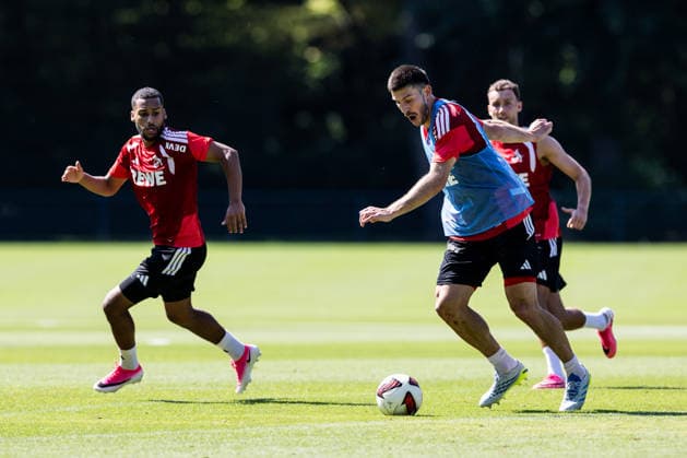 COLOGNE, GERMANY - JULY 15: Luka Lochoshvili (1. FC Koeln, 24) controls the ball against Linton Maina (1. FC Koeln, 37) and Luca Waldschmidt (1. FC Koeln, 7) during a training session of season 2026 27 at Geissbockheim on July 15, 2026 in Cologne, Germany. North Rhine Westphalia Germany Copyright: xSteffiexWunderlx