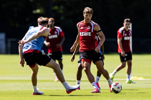 COLOGNE, GERMANY - JULY 15: Joel Schmied (1. FC Koeln, 2) controls the ball during a training session of season 2026 27 at Geissbockheim on July 15, 2026 in Cologne, Germany. North Rhine Westphalia Germany Copyright: xSteffiexWunderlx