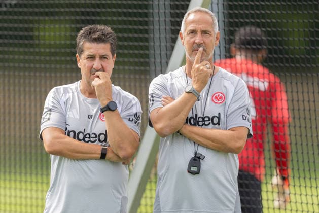 Training Eintracht Frankfurt Links Co-Trainer Christian Peintinger (Eintracht Frankfurt), rechts Trainer Adi Hütter (Eintracht Frankfurt). Training von Eintracht Frankfurt am 15. Juli 2026 im Deutsche Bank Park in Frankfurt am Main., Frankfurt am Main Hessen Deutschland Deutsche Bank Park *** Eintracht Frankfurt Training: On the left, assistant coach Christian Peintinger of Eintracht Frankfurt; on the right, head coach Adi Hütter of Eintracht Frankfurt. Eintracht Frankfurt training session on July 15, 2026, at Deutsche Bank Park in Frankfurt am Main, Frankfurt am Main, Hesse, Germany. Deutsche Bank Park