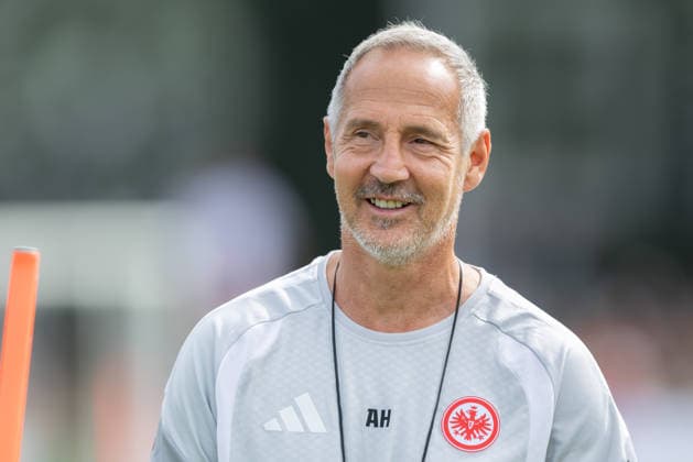 Training Eintracht Frankfurt Trainer Adi Hütter (Eintracht Frankfurt). Training von Eintracht Frankfurt am 15. Juli 2026 im Deutsche Bank Park in Frankfurt am Main., Frankfurt am Main Hessen Deutschland Deutsche Bank Park *** Training: Eintracht Frankfurt Coach Adi Hütter Eintracht Frankfurt Training session held by Eintracht Frankfurt on July 15, 2026, at Deutsche Bank Park in Frankfurt am Main, Frankfurt am Main, Hesse, Germany; Deutsche Bank Park