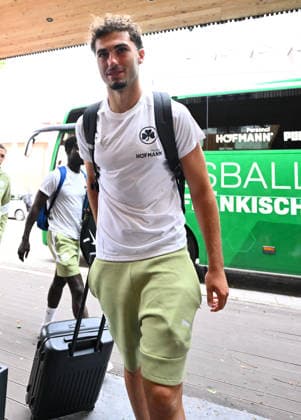 15.07.2026 - Fussball - 2. Bundesliga - Saison 2026 2027 - SpVgg Greuther Fürth Fuerth - Trainingslager Bad Wörishofen - - xwoxzix - Maxim Dal ( SpVgg Greuther Fürth ) trifft ein *** July 15, 2026 Soccer 2. Bundesliga 2026–2027 Season SpVgg Greuther Fürth Fürth Training Camp in Bad Wörishofen xwoxzix Maxim Dal SpVgg Greuther Fürth arrives