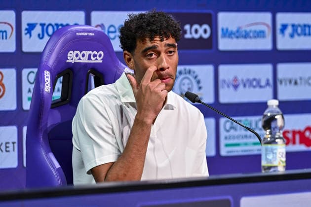 IPA86704846 - ACF Fiorentina midfielder Arthur Atta speaks during a press conference, PK, Pressekonferenz at the presentation of ACF Fiorentina s new player, Arthur Atta, for an Italian Serie A soccer match in Bagno a Ripoli (FI), Italy, on July 15, 2026  Copyright: xLisaxGuglielmi IPAxSportx xx 86704846