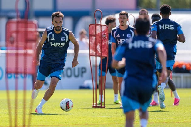 15.07.2026, Fussball, Training des FC Schalke 04. Kenan Karaman (FC Schalke 04). Gelsenkirchen Trainingsgelände FC Schalke 04 NRW Deutschland xRHR-FOTO YYx *** July 15, 2026, Soccer, FC Schalke 04 training session: Kenan Karaman, FC Schalke 04, Gelsenkirchen, FC Schalke 04 training facility, North Rhine-Westphalia, Germany, xRHR, PHOTO YYx Copyright: RHR-FOTOx RHR-FOTO YY