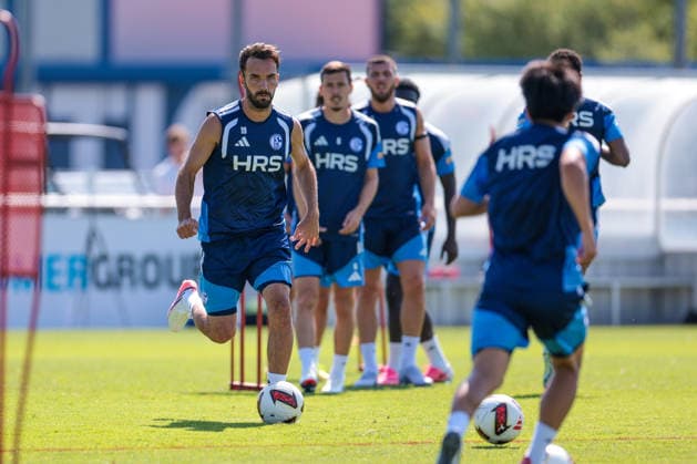 15.07.2026, Fussball, Training des FC Schalke 04. Kenan Karaman (FC Schalke 04). Gelsenkirchen Trainingsgelände FC Schalke 04 NRW Deutschland xRHR-FOTO YYx *** July 15, 2026, Soccer, FC Schalke 04 training session: Kenan Karaman, FC Schalke 04, Gelsenkirchen, FC Schalke 04 training facility, North Rhine-Westphalia, Germany, xRHR, PHOTO YYx Copyright: RHR-FOTOx RHR-FOTO YY