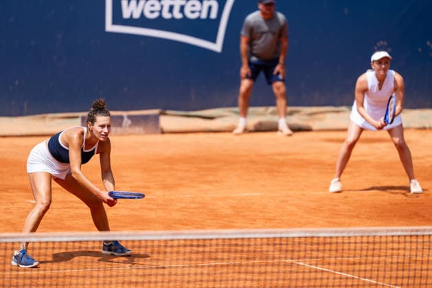 TENNIS - WTA, Tennis Damen Generali Open Ladies Kitzbuehel KITZBUEHEL,AUSTRIA,15.JUL.26 - TENNIS - WTA Tour, Generali Open Ladies Kitzbuehel. Image shows Elixane Lechemia (FRA) and Alicia Barnett (GBR).  GEPAxpictures xJulioxArellano