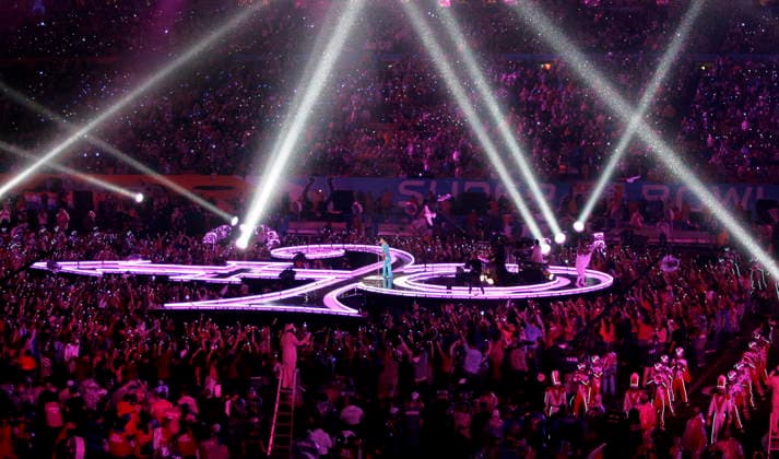 USA AMERICAN FOOTBALL SUPER BOWL SUPER BOWL XLI epa00923003 Recording artist Prince performs during the halftime show of Super Bowl XLI in Miami, Florida, Sunday 04 February 2007. The Indianapolis Colts play the Chicago Bears. Miami United States  Copyright: xGARYxI.xROTHSTEINx