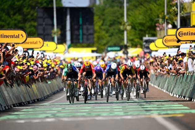 Tour de France 2026 Stage 11 NEVERS, FRANCE - JULY 15 : Waerenskjold Soren (NOR) of Uno-X Mobility, Philipsen Jasper (BEL) of Alpecin Premier Tech in the final sprint during stage 11 of the 113rd edition of Tour de France an UCI World Tour 2.UWT cycling road race stage for Men Elite of 161 km with start in Vichy and finish in Nevers on July 15, 2026 in Nevers, France, 15 07 2026 Nevers France  Copyright: xTomasxSiskx