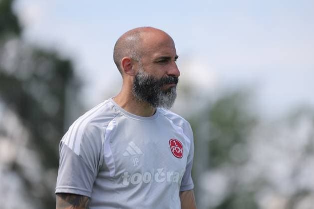 15.07.2026 - Fussball - 2. Fussball - Bundesliga - Saison 2026 2027 - 1. FC Nürnberg Nuernberg FCN ( Club ) - Training - Sportfoto Zink DaMa - xdaxmax - Javier Pinola (Co-Trainer 1. FC Nürnberg FCN ) nachdenklich *** July 15, 2026 Soccer 2 Bundesliga 2026–2027 Season 1 FC Nürnberg Nuremberg FCN Club Training Sports Photo Zink DaMa xdaxmax Javier Pinola Assistant Coach 1 FC Nürnberg FCN deep in thought