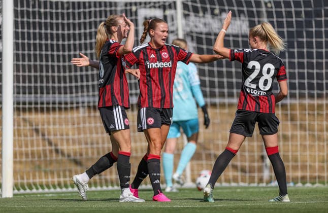 GER, Frankfurt, Eintracht Frankfurt vs Mainz 05, Vorbereitung, Fussball, DFB, Spielzeit 2026 2027, Deutsche Bank Park Platz 4, Testspiel im Bild: Amanda Ilestedt (Eintracht Frankfurt Frauen 13), Tor, Jubel und Freude, Emotionen, 2:0 im Testspiel, Marthine ostenstad(Eintracht Frankfurt Frauen 16), Rebecka Blomqvist (Eintracht Frankfurt Frauen 28) DFB DFL REGULATIONS PROHIBIT ANY USE OF PHOTOGRAPHS AS IMAGE SEQUENCES AND OR QUASI-VIDEO, 15.07.2026 *** GER, Frankfurt, Eintracht Frankfurt vs. Mainz 05, Preseason, Soccer, DFB, 2026–2027 Season, Deutsche Bank Park, 4th place, Friendly Match Photo: Amanda Ilestedt, Eintracht Frankfurt Women’s Team 13, Goal, Celebration and Joy, Emotions, 2–0 in the Friendly Match, Marthine Ostenstad, Eintracht Frankfurt Women’s Team No. 16; Rebecka Blomqvist, Eintracht Frankfurt Women’s Team No. 28. DFB and DFL regulations prohibit any use of photographs as image sequences and or quasi-video. July 15, 2026 Copyright: HMBxMedia HendrikxHamelau