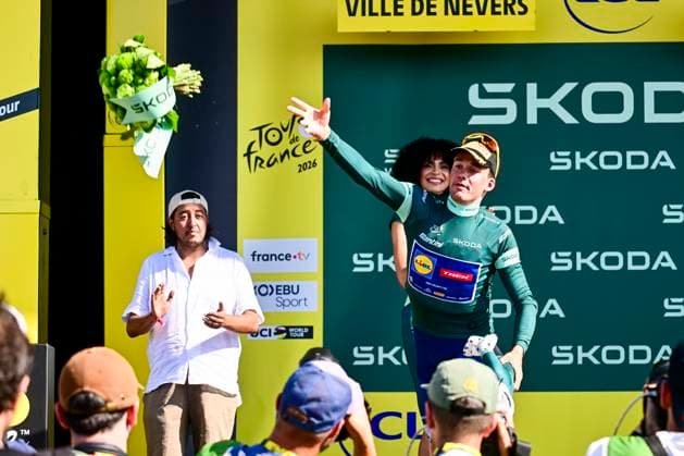 Tour de France 2026 Stage 11 NEVERS, FRANCE - JULY 15 : Pedersen Mads (DEN) of Lidl Trek on the podium wearing the green jersey during stage 11 of the 113rd edition of Tour de France an UCI World Tour 2.UWT cycling road race stage for Men Elite of 161 km with start in Vichy and finish in Nevers on July 15, 2026 in Nevers, France, 15 07 2026 Nevers France  Copyright: xPeterxDexVoechtx