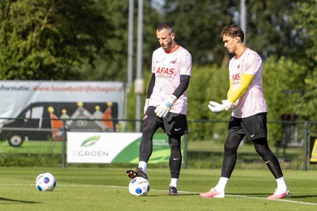 DIRKSHORN , 15-07-2026 , Sportpark Dirkshorn , season 2026 2027 , match between AZ and RSC Anderlecht , picture shows , AZ goalkeeper Hobie Verhulst and AZ goalkeeper Jari De Busser AZ - Anderlecht (friendly)  x205042284x Copyright: