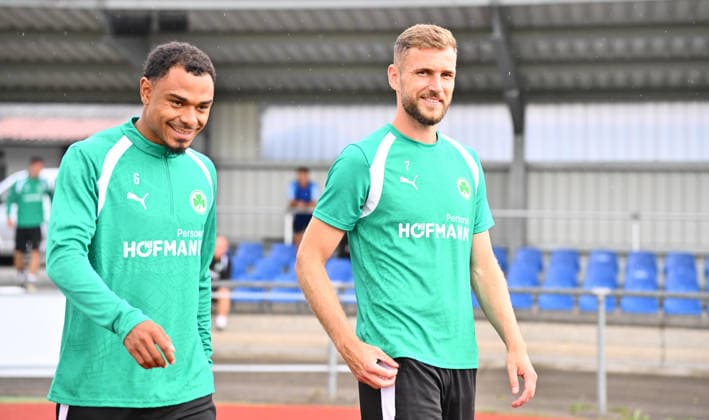15.07.2026 - Fussball - 2. Bundesliga - Saison 2026 2027 - SpVgg Greuther Fürth Fuerth - Trainingslager Bad Wörishofen - - xwoxzix - Sacha Banse Bansé (6, SpVgg Greuther Fürth ) Dennis Srbeny (7, SpVgg Greuther Fürth ) happy *** July 15, 2026 Soccer 2. Bundesliga 2026–2027 Season SpVgg Greuther Fürth Fürth Training Camp Bad Wörishofen xwoxzix Sacha Banse Bansé 6, SpVgg Greuther Fürth Dennis Srbeny 7, SpVgg Greuther Fürth happy