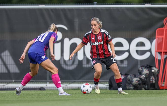GER, Frankfurt, Eintracht Frankfurt vs Mainz 05, Vorbereitung, Fussball, DFB, Spielzeit 2026 2027, Deutsche Bank Park Platz 4, Testspiel im Bild: Danique Tolhoek (Eintracht Frankfurt Frauen 18) DFB DFL REGULATIONS PROHIBIT ANY USE OF PHOTOGRAPHS AS IMAGE SEQUENCES AND OR QUASI-VIDEO, 15.07.2026 *** GER, Frankfurt, Eintracht Frankfurt vs. Mainz 05, Preseason, Soccer, DFB, 2026–2027 Season, Deutsche Bank Park, 4th place, Friendly Match Photo by Danique Tolhoek, Eintracht Frankfurt Women’s U-18, DFB, DFL. REGULATIONS PROHIBIT ANY USE OF PHOTOGRAPHS AS IMAGE SEQUENCES AND OR QUASI-VIDEO, July 15, 2026 Copyright: HMBxMedia HendrikxHamelau