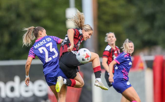 GER, Frankfurt, Eintracht Frankfurt vs Mainz 05, Vorbereitung, Fussball, DFB, Spielzeit 2026 2027, Deutsche Bank Park Platz 4, Testspiel im Bild v.l.: Ivana SlipÄeviÄ‡ (Mainz 05 Frauen 23), Danique Tolhoek (Eintracht Frankfurt Frauen 22) DFB DFL REGULATIONS PROHIBIT ANY USE OF PHOTOGRAPHS AS IMAGE SEQUENCES AND OR QUASI-VIDEO, 15.07.2026 *** GER, Frankfurt, Eintracht Frankfurt vs. Mainz 05, Preseason, Soccer, DFB, 2026–2027 Season, Deutsche Bank Park, 4th Row, Friendly Match: Pictured from left: Ivana SlipÄ u008Devic, Mainz 05 Women’s Team ’23; Danique Tolhoek, Eintracht Frankfurt Women’s Team ’22. DFB and DFL regulations prohibit any use of photographs as image sequences and or quasi-video. July 15, 2026 Copyright: HMBxMedia HendrikxHamelau