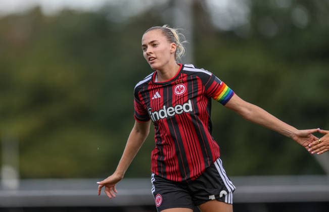 GER, Frankfurt, Eintracht Frankfurt vs Mainz 05, Vorbereitung, Fussball, DFB, Spielzeit 2026 2027, Deutsche Bank Park Platz 4, Testspiel im Bild: Laura Freigang (Eintracht Frankfurt Frauen 10) im neuen Trikot DFB DFL REGULATIONS PROHIBIT ANY USE OF PHOTOGRAPHS AS IMAGE SEQUENCES AND OR QUASI-VIDEO, 15.07.2026 *** GER, Frankfurt, Eintracht Frankfurt vs. Mainz 05, Preseason, Soccer, DFB, 2026–2027 Season, Deutsche Bank Park, 4th row, photo from the friendly match: Laura Freigang, Eintracht Frankfurt Women’s Team No. 10 in her new jersey. DFB and DFL regulations prohibit any use of photographs as image sequences and or quasi-video. July 15, 2026 Copyright: HMBxMedia HendrikxHamelau