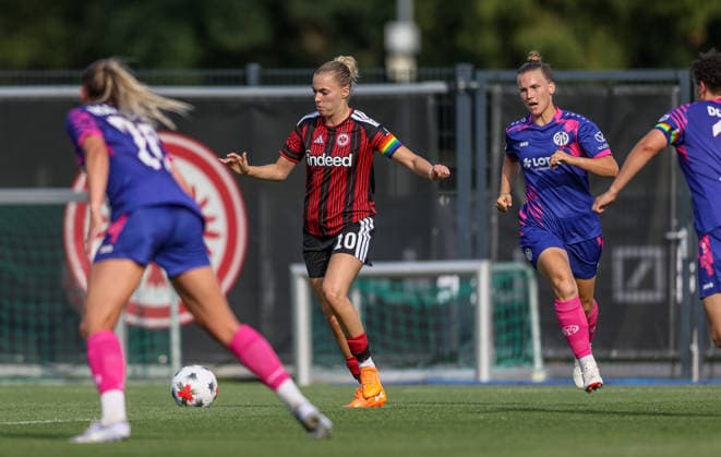 GER, Frankfurt, Eintracht Frankfurt vs Mainz 05, Vorbereitung, Fussball, DFB, Spielzeit 2026 2027, Deutsche Bank Park Platz 4, Testspiel im Bild: Laura Freigang (Eintracht Frankfurt Frauen 10) DFB DFL REGULATIONS PROHIBIT ANY USE OF PHOTOGRAPHS AS IMAGE SEQUENCES AND OR QUASI-VIDEO, 15.07.2026 *** GER, Frankfurt, Eintracht Frankfurt vs. Mainz 05, Preseason, Soccer, DFB, 2026–2027 Season, Deutsche Bank Park, 4th place, Friendly Match: Photo by Laura Freigang, Eintracht Frankfurt Women’s Team 10. DFB and DFL regulations prohibit any use of photographs as image sequences and or quasi-video. July 15, 2026 Copyright: HMBxMedia HendrikxHamelau