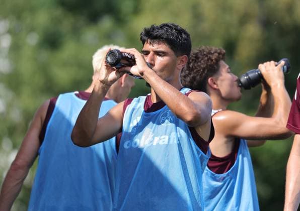 15.07.2026 - Fussball - 2. Fussball - Bundesliga - Saison 2026 2027 - 1. FC Nürnberg Nuernberg FCN ( Club ) - Training - Sportfoto Zink DaMa - xdaxmax - Can Yahya Moustfa (28, 1. FC Nürnberg FCN ) trinkt Wasser *** July 15, 2026 Soccer 2 Bundesliga 2026–2027 Season 1 FC Nürnberg Nuremberg FCN Club Training Sports Photo Zink DaMa xdaxmax Can Yahya Moustfa 28, 1 FC Nürnberg FCN drinking water