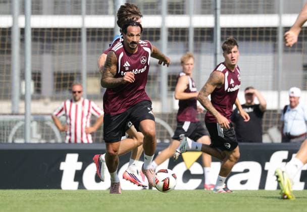 15.07.2026 - Fussball - 2. Fussball - Bundesliga - Saison 2026 2027 - 1. FC Nürnberg Nuernberg FCN ( Club ) - Training - Sportfoto Zink DaMa - xdaxmax - Adriano Grimaldi (39, 1. FC Nürnberg FCN ) im Angriff *** July 15, 2026 Soccer 2 Bundesliga 2026–2027 Season 1 FC Nürnberg Nuremberg FCN Club Training Sports Photo Zink DaMa xdaxmax Adriano Grimaldi 39, 1 FC Nürnberg FCN on the attack