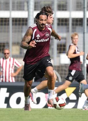 15.07.2026 - Fussball - 2. Fussball - Bundesliga - Saison 2026 2027 - 1. FC Nürnberg Nuernberg FCN ( Club ) - Training - Sportfoto Zink DaMa - xdaxmax - Adriano Grimaldi (39, 1. FC Nürnberg FCN ) im Angriff *** July 15, 2026 Soccer 2 Bundesliga 2026–2027 Season 1 FC Nürnberg Nuremberg FCN Club Training Sports Photo Zink DaMa xdaxmax Adriano Grimaldi 39, 1 FC Nürnberg FCN on the attack