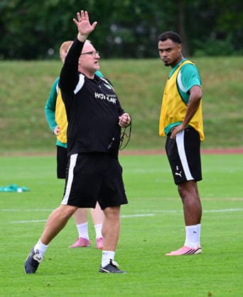 15.07.2026 - Fussball - 2. Bundesliga - Saison 2026 2027 - SpVgg Greuther Fürth Fuerth - Trainingslager Bad Wörishofen - - xwoxzix - Heiko Vogel ( Trainer SpVgg Greuther Fürth ) Sacha Banse Bansé (6, SpVgg Greuther Fürth ) *** July 15, 2026 Soccer 2. Bundesliga 2026–2027 Season SpVgg Greuther Fürth Fürth Training Camp Bad Wörishofen xwoxzix Heiko Vogel, Coach of SpVgg Greuther Fürth Sacha Banse Bansé 6, SpVgg Greuther Fürth