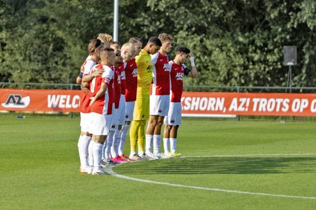 DIRKSHORN , 15-07-2026 , Sportpark Dirkshorn , season 2026 2027 , match between AZ and RSC Anderlecht , picture shows , AZ players 1 minute silence for Rob Dieperink AZ - Anderlecht (friendly)  x205042489x Copyright: