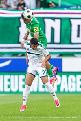 SOCCER - Rapid vs Panathinaikos, test match VIENNA,AUSTRIA,15.JUL.26 - SOCCER - ADMIRAL Bundesliga, Super League, SK Rapid Wien vs Panathinaikos Athen, test match. Image shows Jonas Auer (Rapid) and Anass Zaroury (Panathinaikos).  GEPAxpictures xPhilippxBrem