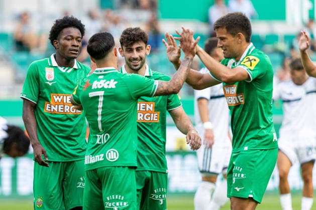 SOCCER - Rapid vs Panathinaikos, test match VIENNA,AUSTRIA,15.JUL.26 - SOCCER - ADMIRAL Bundesliga, Super League, SK Rapid Wien vs Panathinaikos Athen, test match. Image shows the rejoicing of Moulaye Haidara Yusuf Demir and Jonas Auer (Rapid) with Marco Tilio (Rapid).  GEPAxpictures xPhilippxBrem
