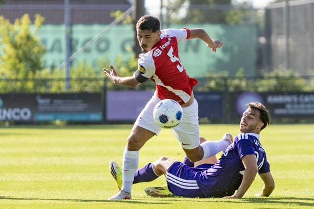 DIRKSHORN , 15-07-2026 , Sportpark Dirkshorn , season 2026 2027 , match between AZ and RSC Anderlecht , picture shows , AZ player Alexandre Penetra vs RSC Anderlecht player Enric Llansana AZ - Anderlecht (friendly)  x205042567x Copyright: