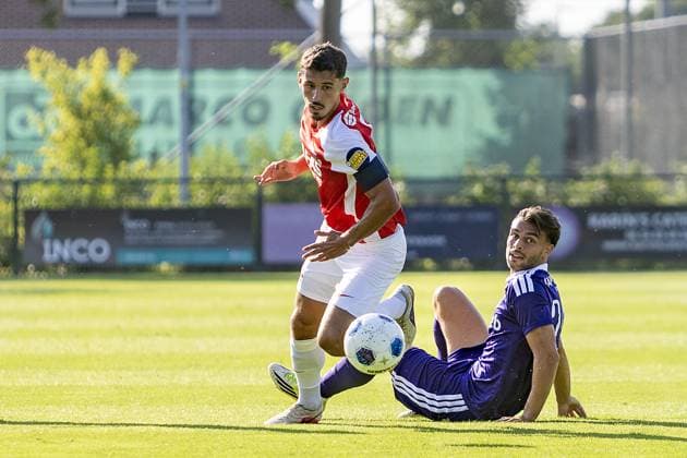 DIRKSHORN , 15-07-2026 , Sportpark Dirkshorn , season 2026 2027 , match between AZ and RSC Anderlecht , picture shows , AZ player Alexandre Penetra vs RSC Anderlecht player Enric Llansana AZ - Anderlecht (friendly)  x205042569x Copyright: