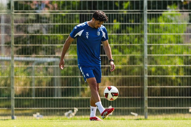 Eldin Dzogovic (1. FC Magdeburg,4) - 2. Fußball Bundesliga Saison 2026-2027 Training 1. FC Magdeburg an der Avnet Arena in Magdeburg - Fußball,Mann,Männer,Deutschland,15.07.2026 *** Eldin Dzogovic, 1. FC Magdeburg, 4-2, Bundesliga, 2026–2027 season, 1. FC Magdeburg training session at the Avnet Arena in Magdeburg, soccer, man, men, Germany, July 15, 2026