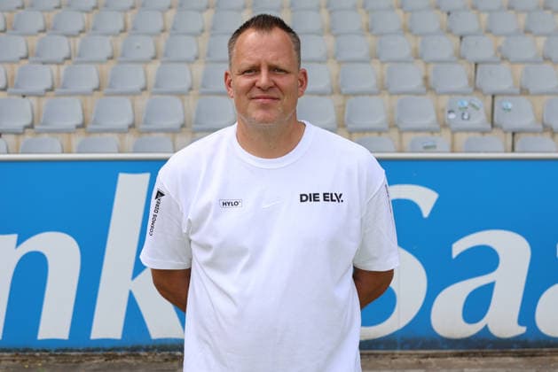 Zeugwart Volker Lefebre; SV 07 Elversberg; 1.BL, Porträttermin 2026 2027, Elversberg Ursapharm-Arena an der Kaiserlinde Saarland Deutschland (DEU) *** Equipment Manager Volker Lefebre, SV 07 Elversberg 1 BL, Photo Shoot 2026–2027, Elversberg Ursapharm Arena at the Kaiserlinde, Saarland, Germany (DEU) Copyright: xSebastianxBachx
