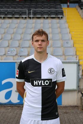Lasse Günther; SV 07 Elversberg; 1.BL, Porträttermin 2026 2027, Elversberg Ursapharm-Arena an der Kaiserlinde Saarland Deutschland (DEU) *** Lasse Günther SV 07 Elversberg 1 BL, Photo Shoot 2026–2027, Elversberg Ursapharm Arena at the Kaiserlinde, Saarland, Germany, DEU Copyright: xSebastianxBachx