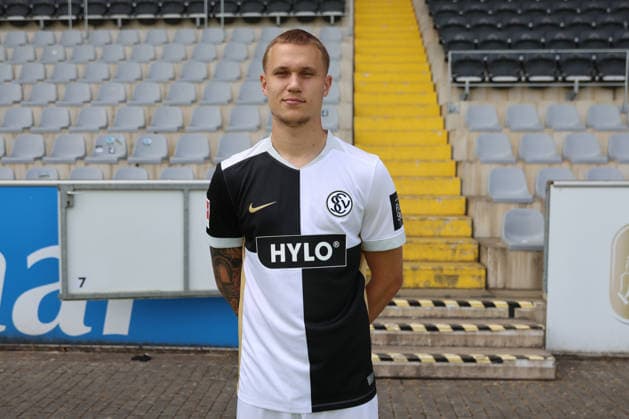 Luis Seifert; SV 07 Elversberg; 1.BL, Porträttermin 2026 2027, Elversberg Ursapharm-Arena an der Kaiserlinde Saarland Deutschland (DEU) *** Luis Seifert, SV 07 Elversberg 1, Bundesliga, Profile Session 2026–2027, Elversberg Ursapharm Arena at the Kaiserlinde, Saarland, Germany, DEU Copyright: xSebastianxBachx
