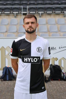 Lukasz Poreba; SV 07 Elversberg; 1.BL, Porträttermin 2026 2027, Elversberg Ursapharm-Arena an der Kaiserlinde Saarland Deutschland (DEU) *** Lukasz Poreba, SV 07 Elversberg 1, Bundesliga, Photo Shoot 2026–2027, Elversberg Ursapharm Arena at the Kaiserlinde, Saarland, Germany, DEU Copyright: xSebastianxBachx