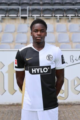 Raif Adam; SV 07 Elversberg; 1.BL, Porträttermin 2026 2027, Elversberg Ursapharm-Arena an der Kaiserlinde Saarland Deutschland (DEU) *** Raif Adam SV 07 Elversberg 1 BL, Photo Shoot 2026–2027, Elversberg Ursapharm Arena at the Kaiserlinde, Saarland, Germany (DEU) Copyright: xSebastianxBachx