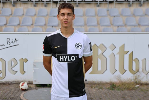 Frederik Schmahl; SV 07 Elversberg; 1.BL, Porträttermin 2026 2027, Elversberg Ursapharm-Arena an der Kaiserlinde Saarland Deutschland (DEU) *** Frederik Schmahl, SV 07 Elversberg 1 BL, Photo Shoot 2026–2027, Elversberg Ursapharm Arena at the Kaiserlinde, Saarland, Germany (DEU) Copyright: xSebastianxBachx