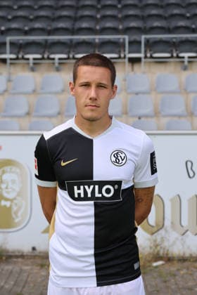 Lukas Pinckert; SV 07 Elversberg; 1.BL, Porträttermin 2026 2027, Elversberg Ursapharm-Arena an der Kaiserlinde Saarland Deutschland (DEU) *** Lukas Pinckert, SV 07 Elversberg 1 BL, Photo Shoot 2026–2027, Elversberg Ursapharm Arena at the Kaiserlinde, Saarland, Germany (DEU) Copyright: xSebastianxBachx
