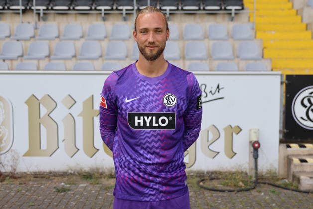 Tim Boss; SV 07 Elversberg; 1.BL, Porträttermin 2026 2027, Elversberg Ursapharm-Arena an der Kaiserlinde Saarland Deutschland (DEU) *** Tim Boss, SV 07 Elversberg 1 BL, Photo Shoot 2026–2027, Elversberg Ursapharm Arena at Kaiserlinde, Saarland, Germany (DEU) Copyright: xSebastianxBachx