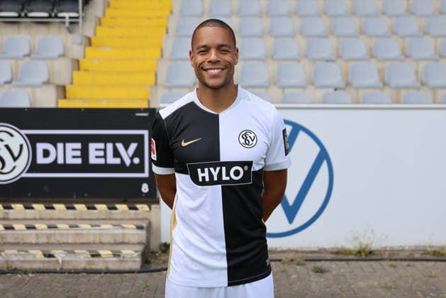 Jan Gyamerah; SV 07 Elversberg; 1.BL, Porträttermin 2026 2027, Elversberg Ursapharm-Arena an der Kaiserlinde Saarland Deutschland (DEU) *** Jan Gyamerah, SV 07 Elversberg 1, Bundesliga, Photo Shoot 2026–2027, Elversberg Ursapharm Arena at the Kaiserlinde, Saarland, Germany, DEU Copyright: xSebastianxBachx