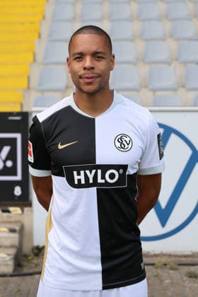 Jan Gyamerah; SV 07 Elversberg; 1.BL, Porträttermin 2026 2027, Elversberg Ursapharm-Arena an der Kaiserlinde Saarland Deutschland (DEU) *** Jan Gyamerah, SV 07 Elversberg 1, Bundesliga, Photo Shoot 2026–2027, Elversberg Ursapharm Arena at the Kaiserlinde, Saarland, Germany, DEU Copyright: xSebastianxBachx