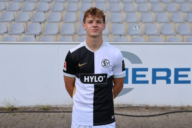 Cole Campbell; SV 07 Elversberg; 1.BL, Porträttermin 2026 2027, Elversberg Ursapharm-Arena an der Kaiserlinde Saarland Deutschland (DEU) *** Cole Campbell, SV 07 Elversberg 1, Bundesliga, Photo Shoot 2026–2027, Elversberg Ursapharm Arena at the Kaiserlinde, Saarland, Germany, DEU Copyright: xSebastianxBachx