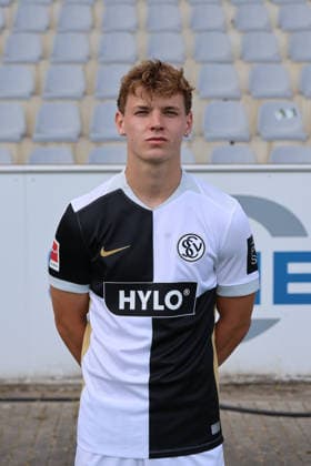 Cole Campbell; SV 07 Elversberg; 1.BL, Porträttermin 2026 2027, Elversberg Ursapharm-Arena an der Kaiserlinde Saarland Deutschland (DEU) *** Cole Campbell, SV 07 Elversberg 1, Bundesliga, Photo Shoot 2026–2027, Elversberg Ursapharm Arena at the Kaiserlinde, Saarland, Germany, DEU Copyright: xSebastianxBachx