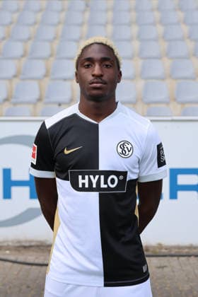 David Mokwa; SV 07 Elversberg; 1.BL, Porträttermin 2026 2027, Elversberg Ursapharm-Arena an der Kaiserlinde Saarland Deutschland (DEU) *** David Mokwa, SV 07 Elversberg 1, Bundesliga, Profile Session 2026–2027, Elversberg Ursapharm Arena at the Kaiserlinde, Saarland, Germany, DEU Copyright: xSebastianxBachx